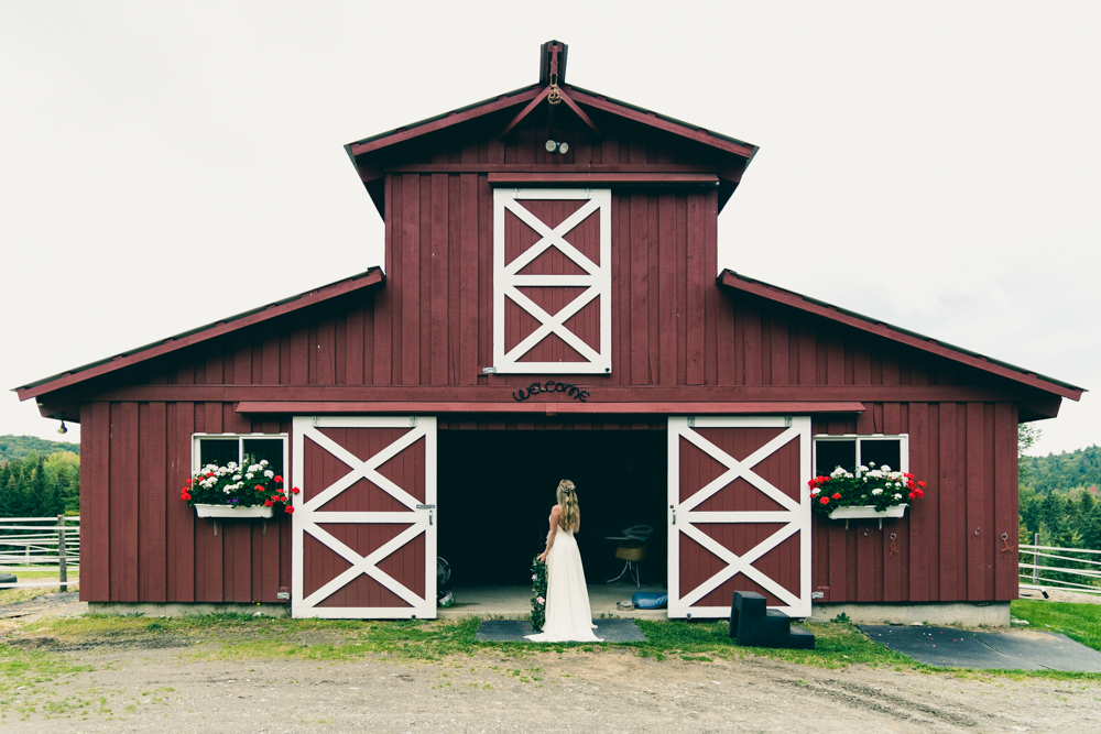 Vermont horse stable wedding photoshoot